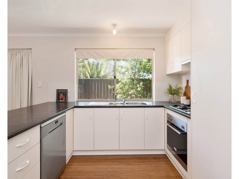 2/40 May Street, Albert Park SA 5014