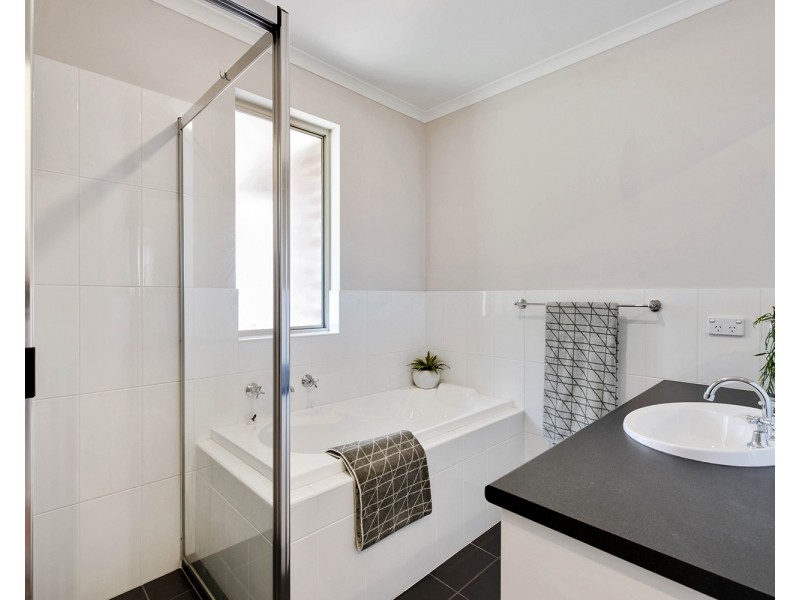 2/40 May Street, Albert Park SA 5014