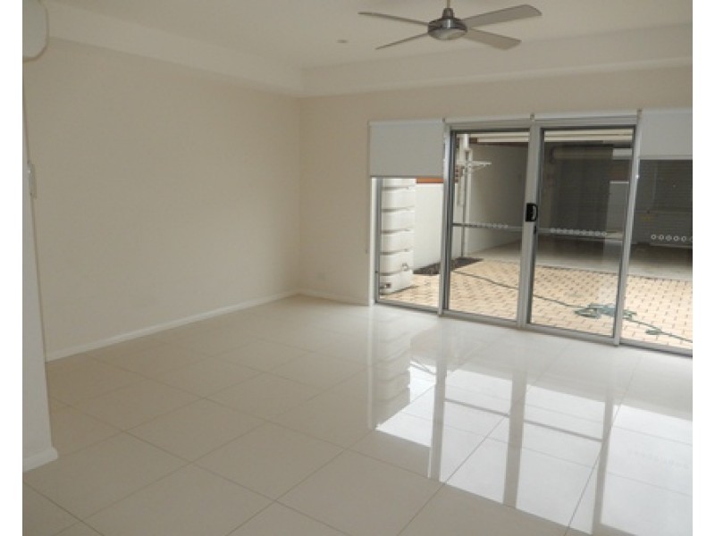 2/2 West Street, Hindmarsh SA 5007