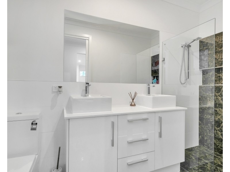 5 Lomond Court, West Lakes SA 5021