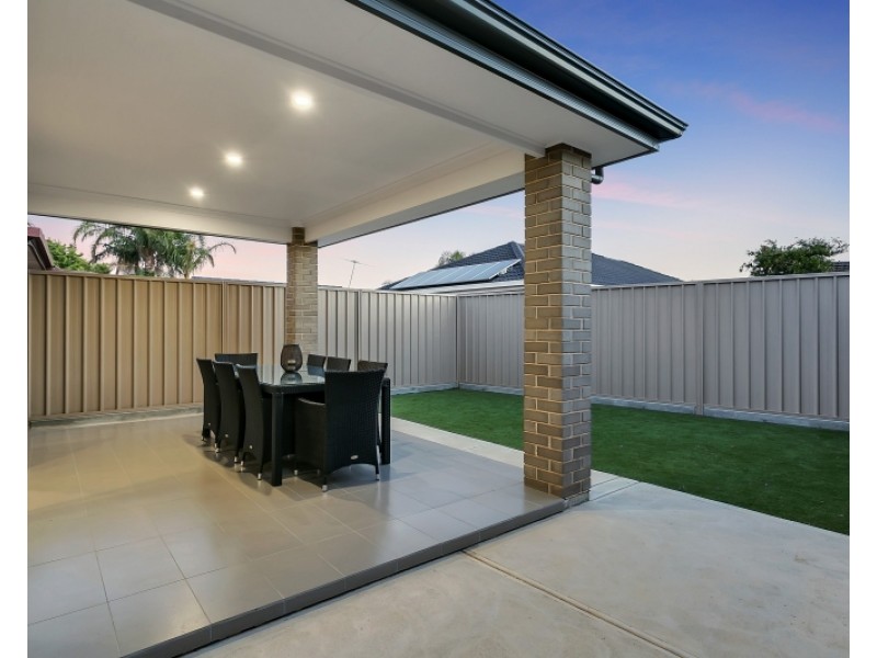 5 Lomond Court, West Lakes SA 5021