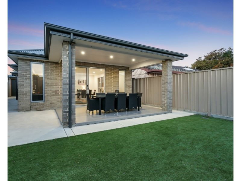 5 Lomond Court, West Lakes SA 5021