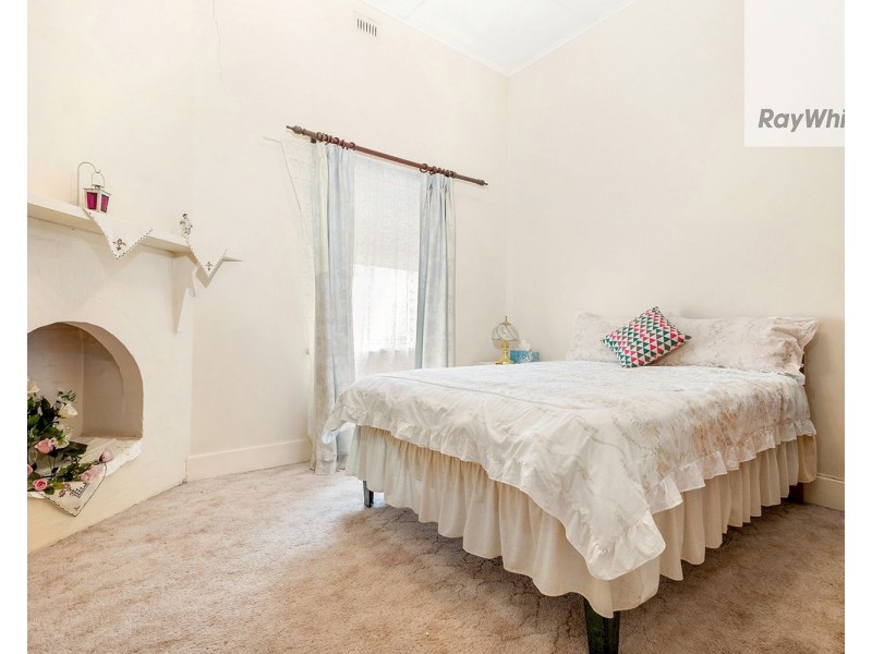 39 Burt Avenue, Hilton SA 5033