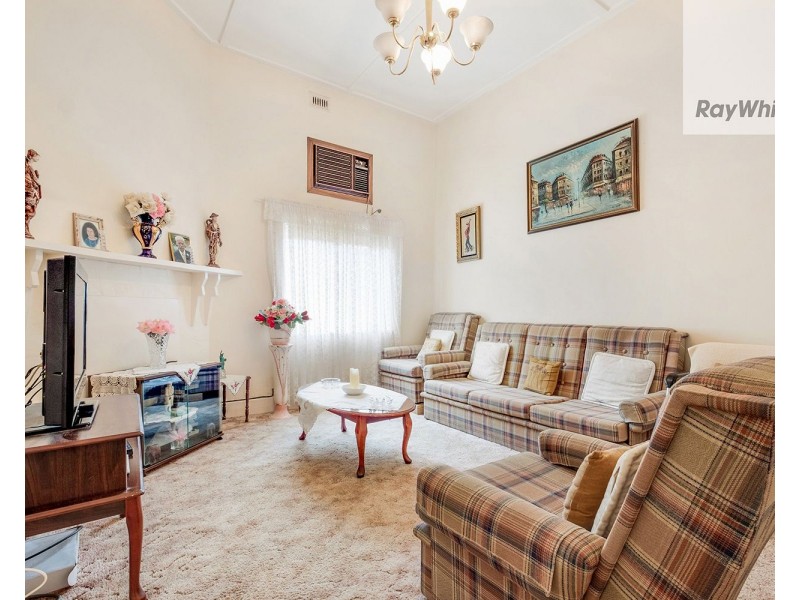 39 Burt Avenue, Hilton SA 5033