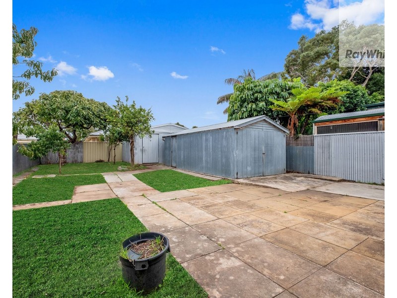 39 Burt Avenue, Hilton SA 5033