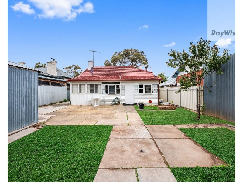 39 Burt Avenue, Hilton SA 5033