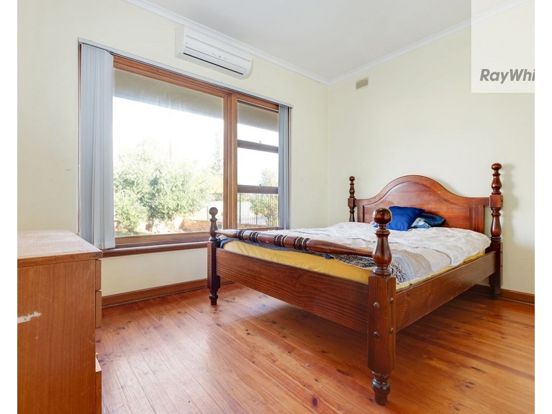 16 Mooringe Avenue, North Plympton SA 5037