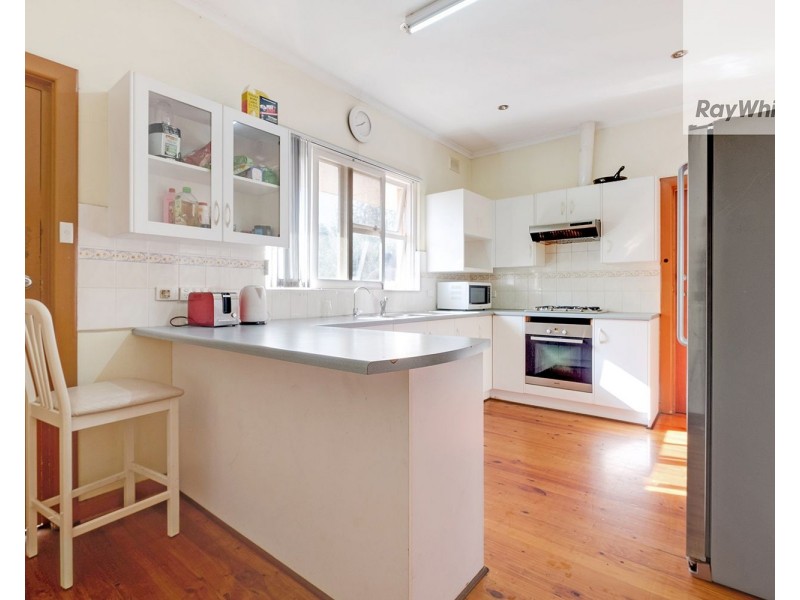 16 Mooringe Avenue, North Plympton SA 5037