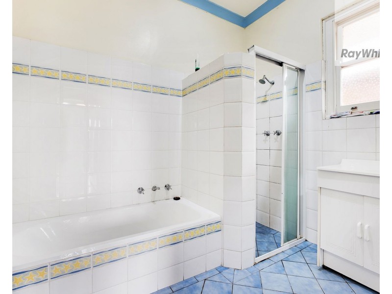 16 Mooringe Avenue, North Plympton SA 5037