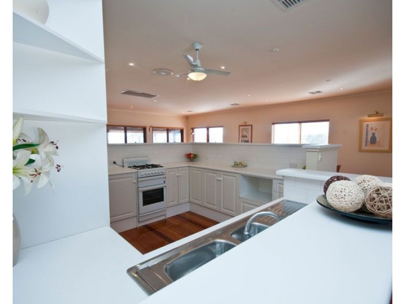 56 Seaview Road, Tennyson SA 5022