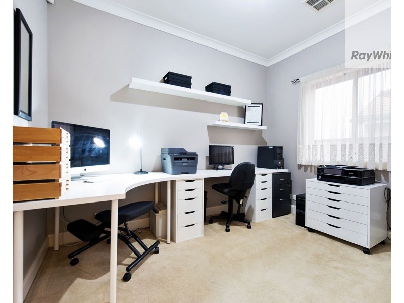 16 Pioneer Street, Seaton SA 5023