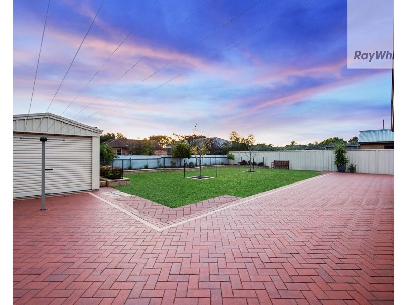 16 Pioneer Street, Seaton SA 5023