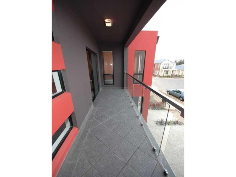 10 McKenzie Circuit, Mawson Lakes SA 5095