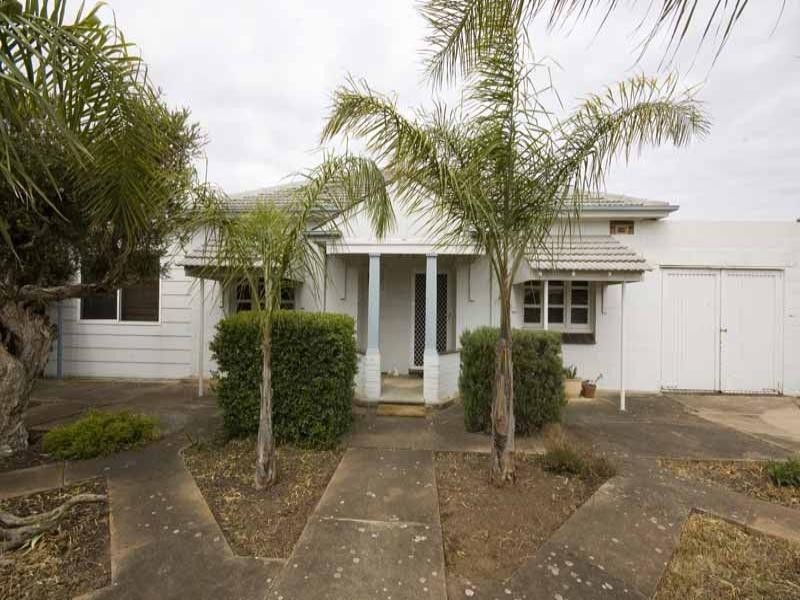 1 Fifth Avenue, Seaton SA 5023