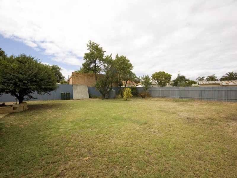 1 Fifth Avenue, Seaton SA 5023