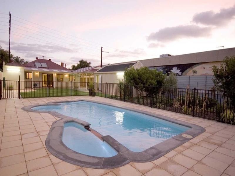 19 Carnarvon Terrace, Largs North SA 5016