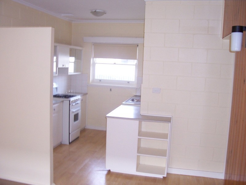 2/11 Baker Street, Grange SA 5022