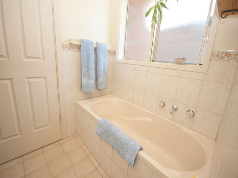 4 Winser Avenue, Seaton SA 5023