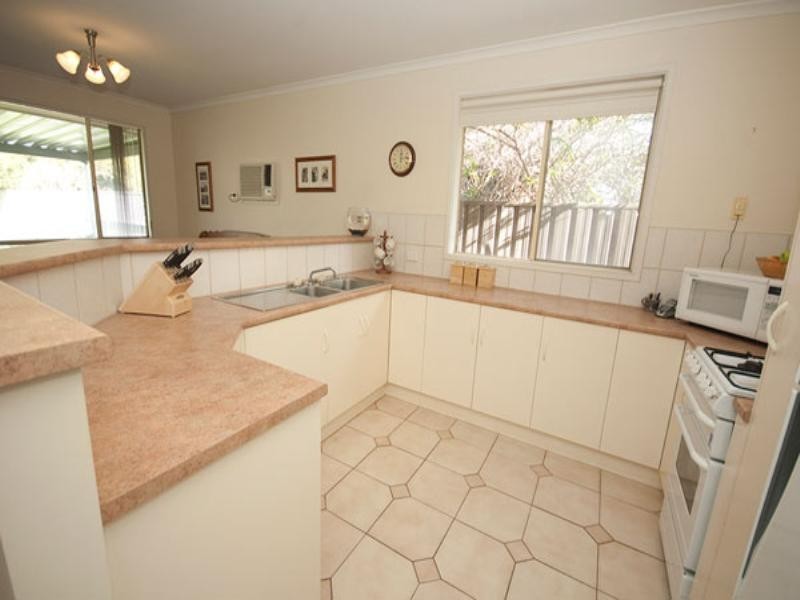 4 Winser Avenue, Seaton SA 5023