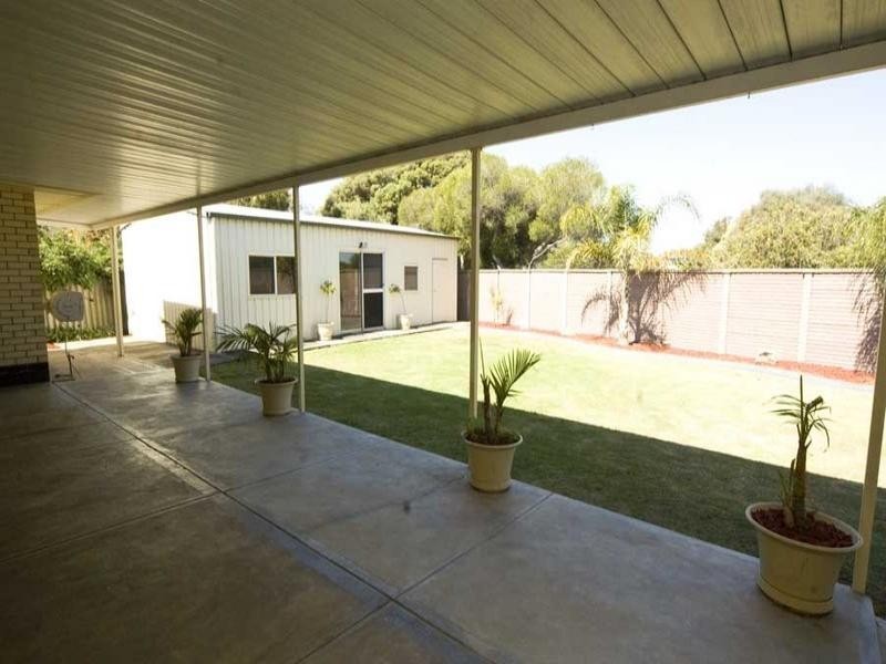 20 Greenfield Crescent, West Lakes Shore SA 5020