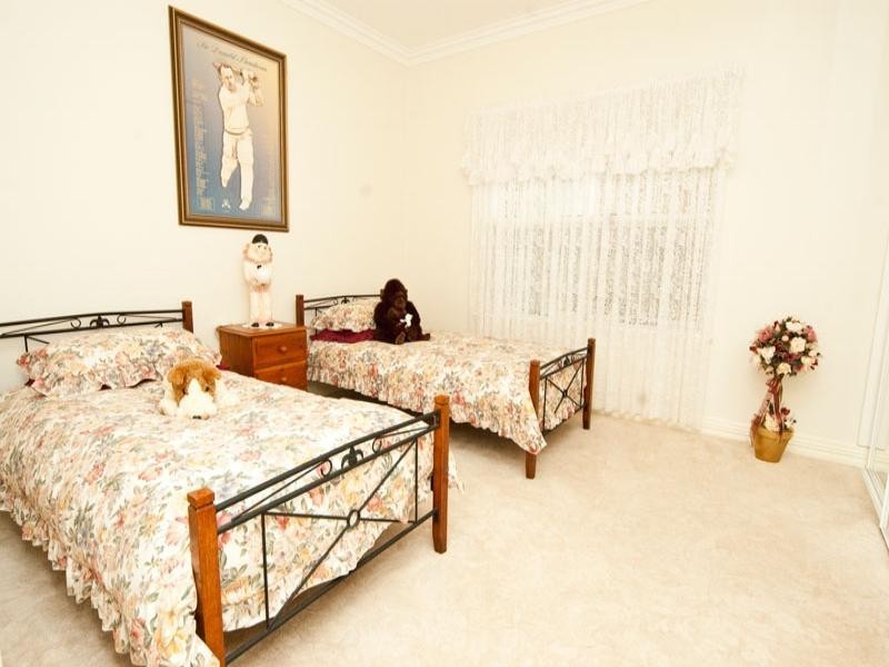 32 Gleneira Street, Woodville South SA 5011