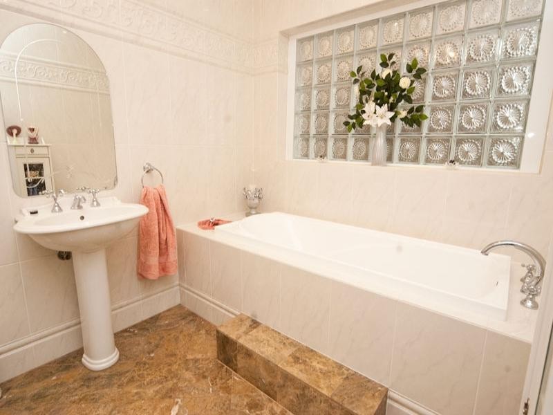 32 Gleneira Street, Woodville South SA 5011