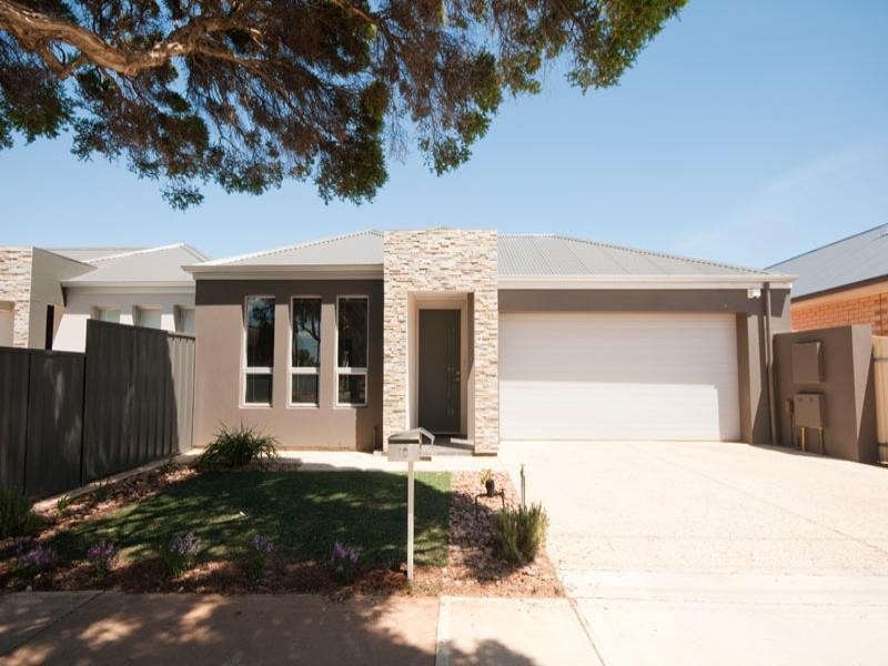 16 Drummond Avenue, Findon SA 5023