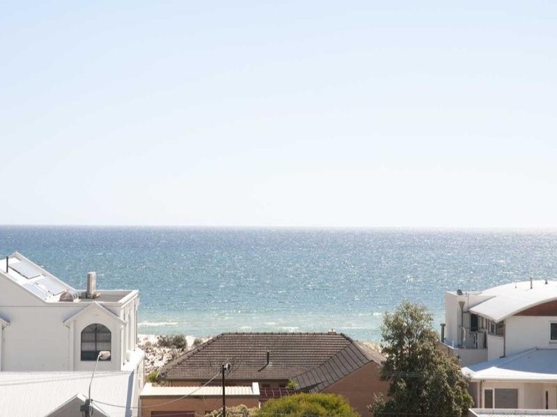 2/5 Clegowie Street, West Beach SA 5024