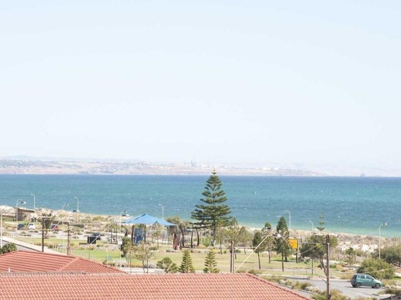 2/5 Clegowie Street, West Beach SA 5024