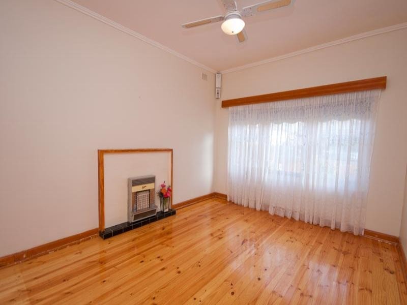 4 Wilpena Terrace, Kilkenny SA 5009