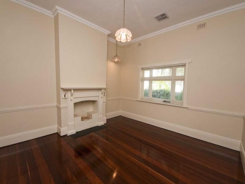 8 Stanley Street, Woodville SA 5011