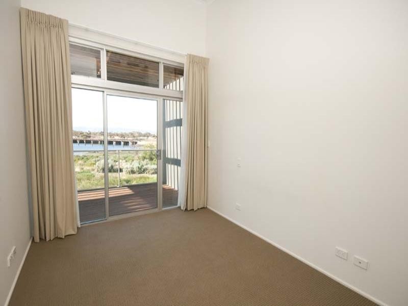 16 Yao Cove, New Port Quays, New Port SA 5015