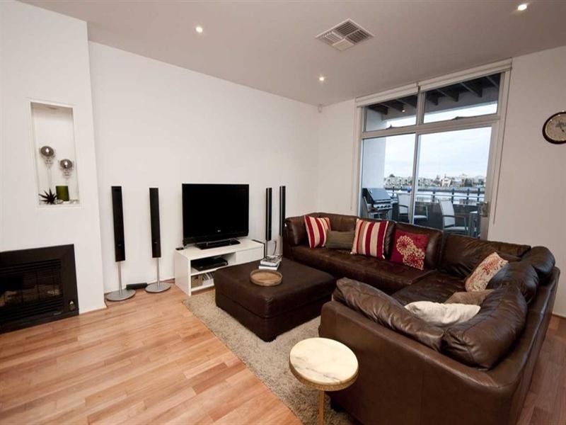 14 Parri Crescent, New Port SA 5015