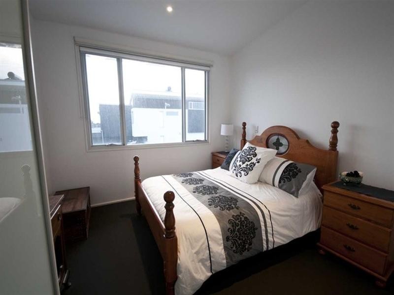 14 Parri Crescent, New Port SA 5015