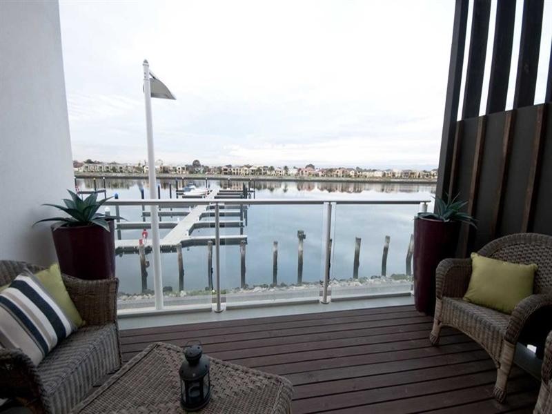 14 Parri Crescent, New Port SA 5015