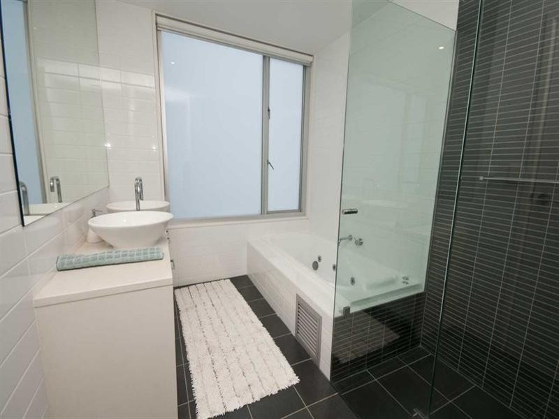 14 Parri Crescent, New Port SA 5015