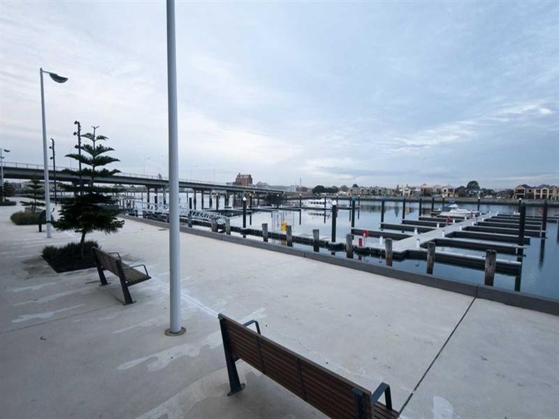 14 Parri Crescent, New Port SA 5015