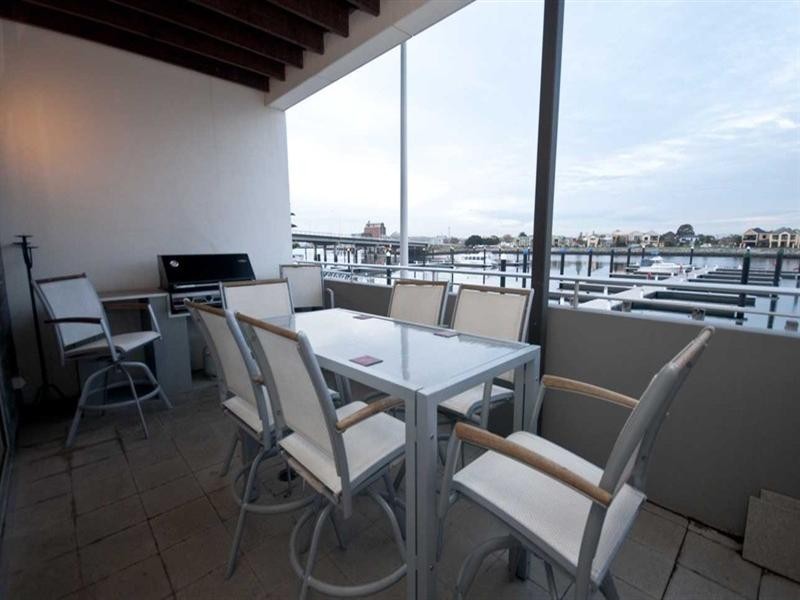 14 Parri Crescent, New Port SA 5015