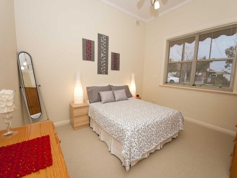 10 Hobbs Street, Findon SA 5023