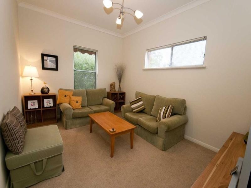 10 Hobbs Street, Findon SA 5023