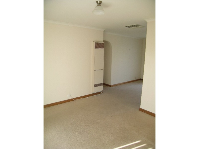 2/19 Russ Avenue, Seaton SA 5023