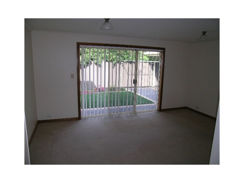 2/19 Russ Avenue, Seaton SA 5023