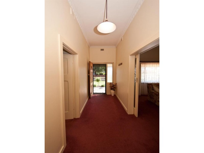 18 Leslie Street East, Woodville SA 5011