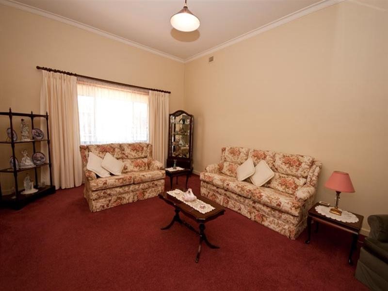 18 Leslie Street East, Woodville SA 5011