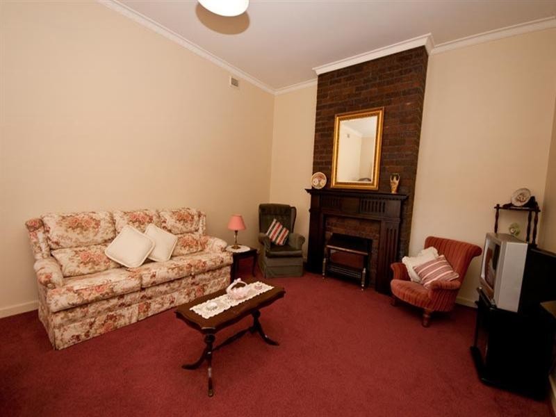 18 Leslie Street East, Woodville SA 5011