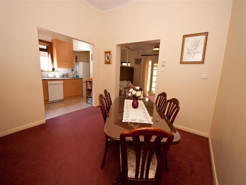 18 Leslie Street East, Woodville SA 5011