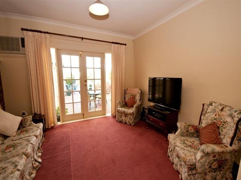 18 Leslie Street East, Woodville SA 5011