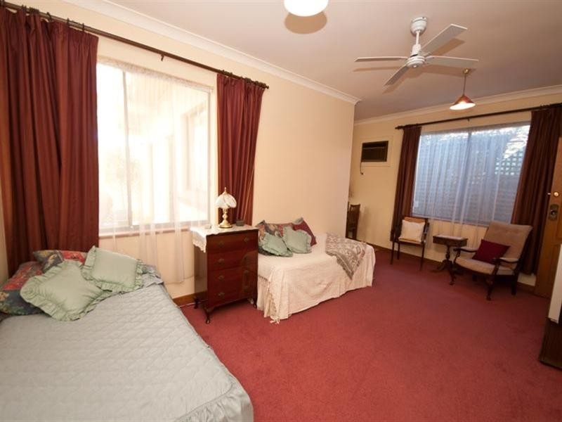 18 Leslie Street East, Woodville SA 5011