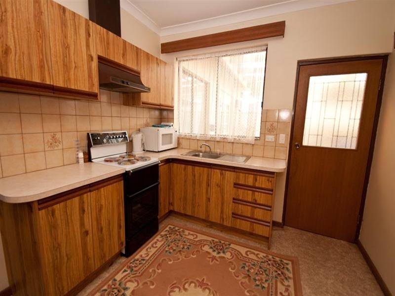 18 Leslie Street East, Woodville SA 5011