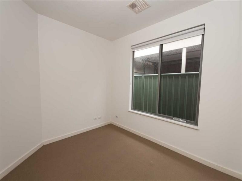 28 Mackenzie Circuit, Mawson Lakes SA 5095